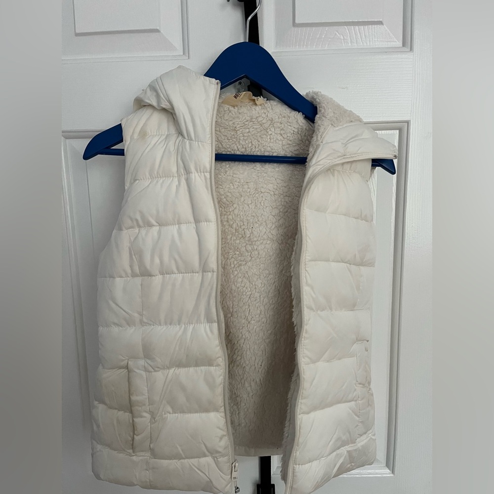 Hollister XS puffy vest with hood